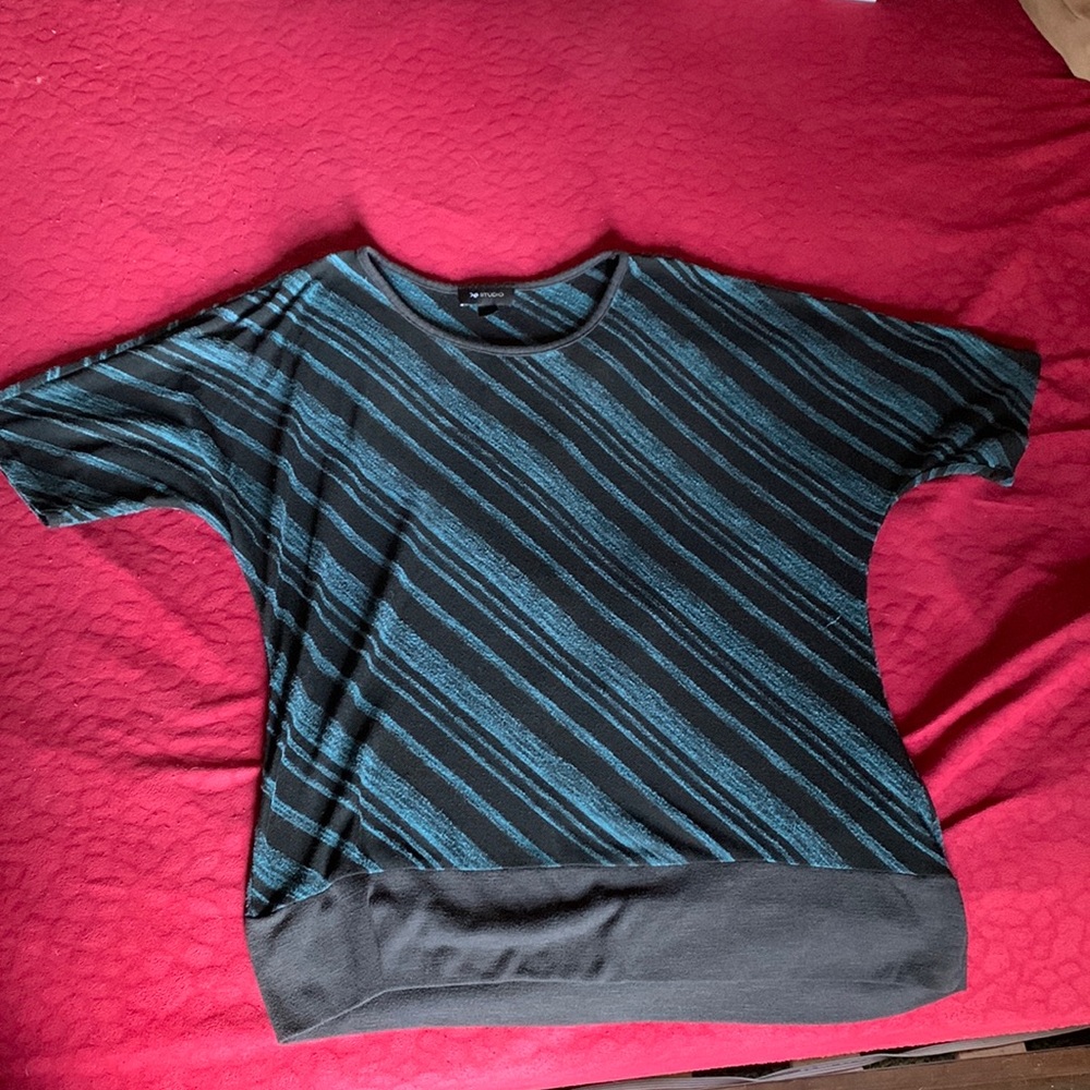 Women’s/ Junior’s shirt
